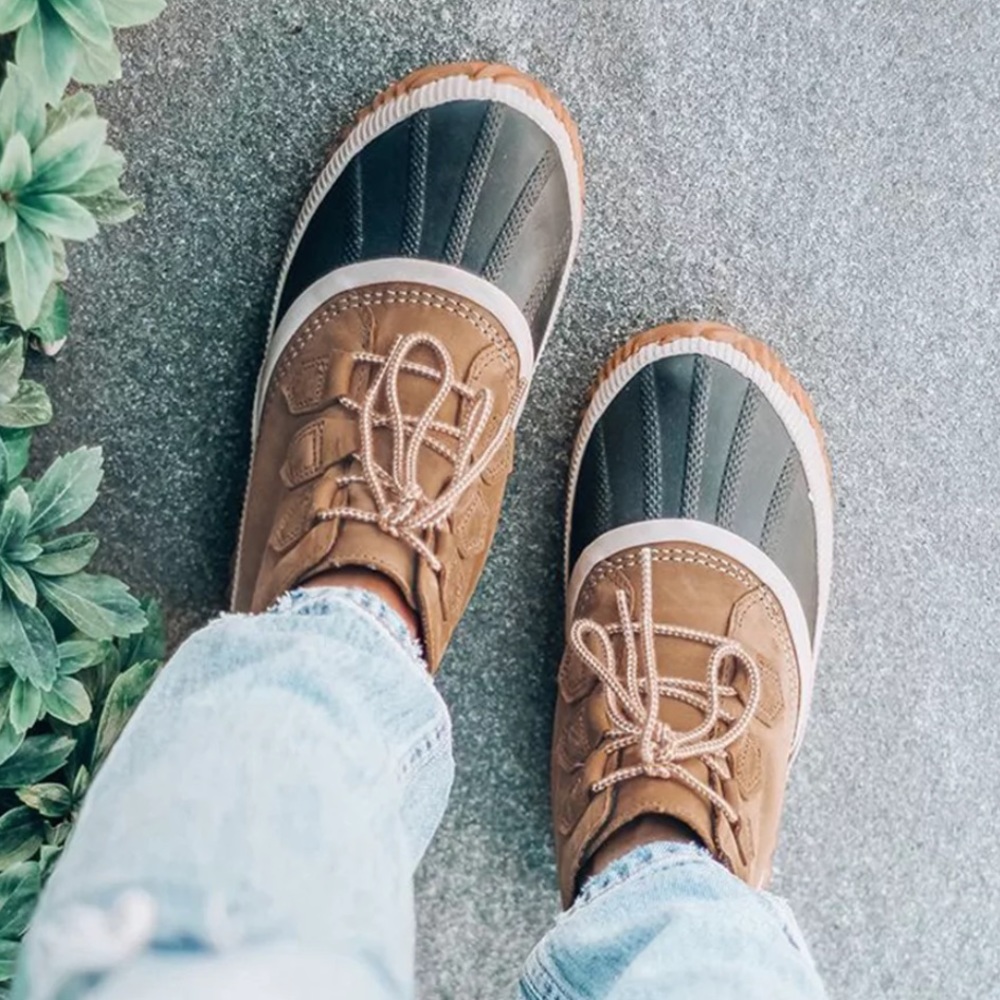 Sorel Out N About women’s boots size 10 Classic leather tan waterproof boots